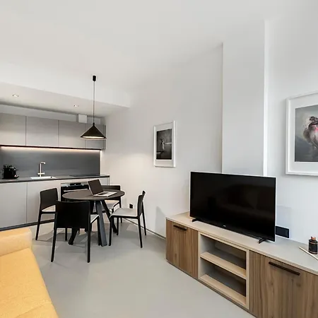 My Lux Palace - Free Parking, Ac E Wifi Альбиссола-Марина